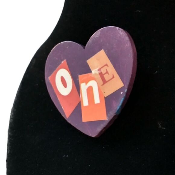 Valentines Day Brooch Heart One Pin Wood Handpainted Folk Art Simple Purple. - Picture 7 of 16